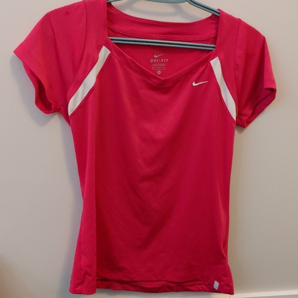 Pink Nike dri fit t-shirt - Picture 1 of 2